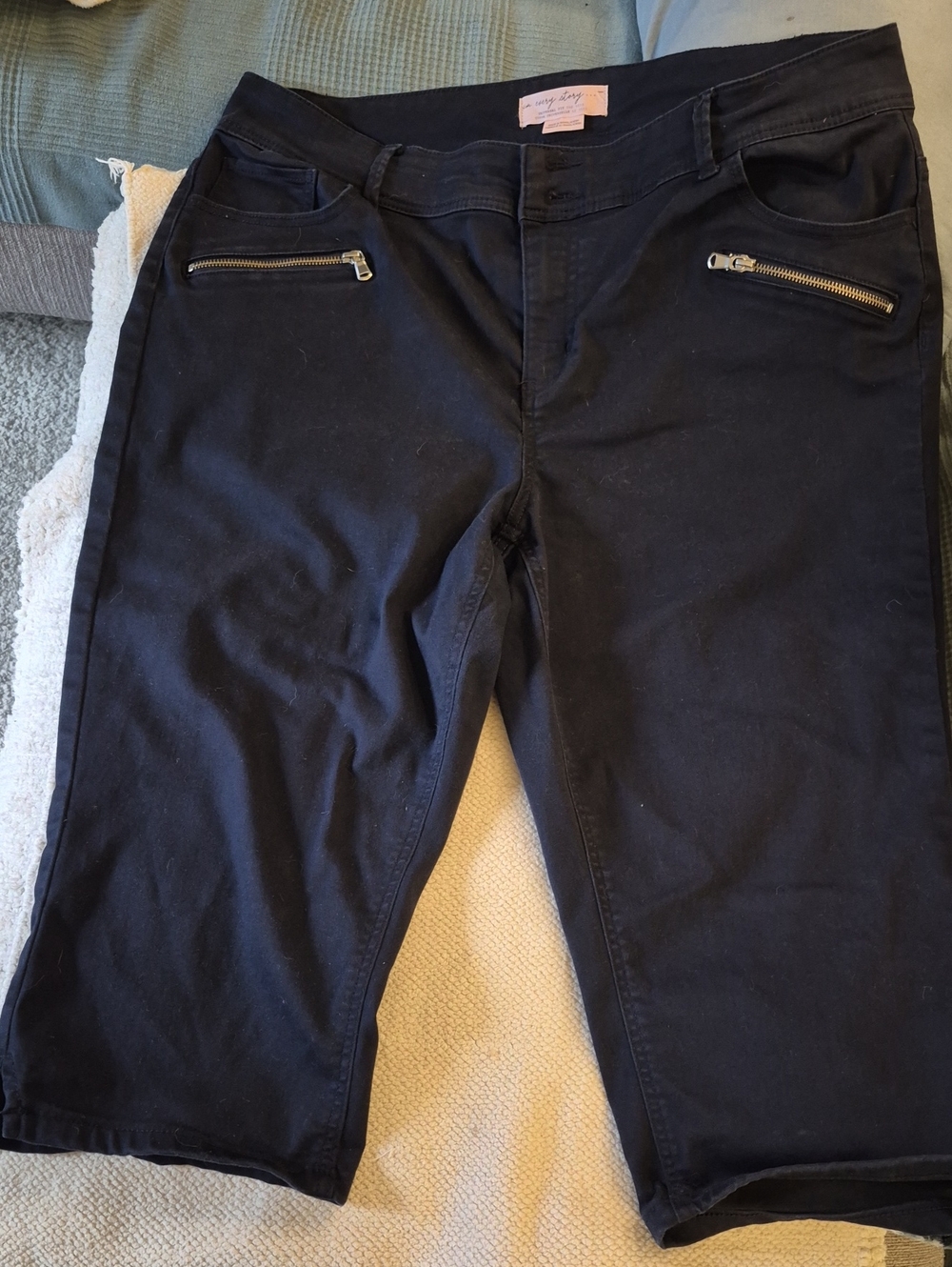 In Every Story  Zip-Pocket Womens’s Capris - Navy